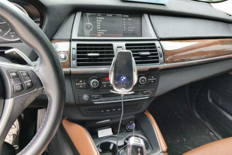 Used BMW X6 2014 xDrive35i Sport model Audio And AC Panel