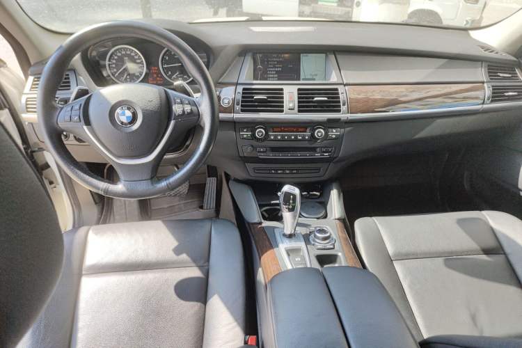 Used BMW X6 2014 xDrive35i U.S. specification Center Console
