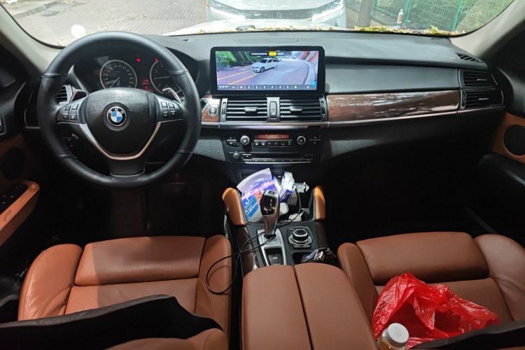 Used BMW X6  Center Console
