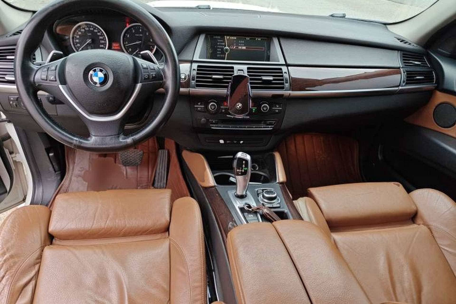 Used BMW X6 2014 xDrive35i Sport model Center Console