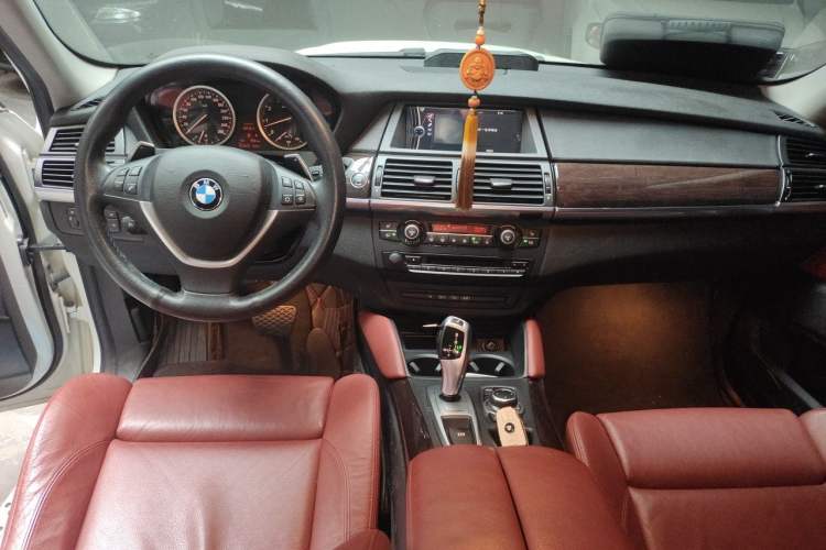 Used BMW X6 2014 xDrive35i Sport model Center Console