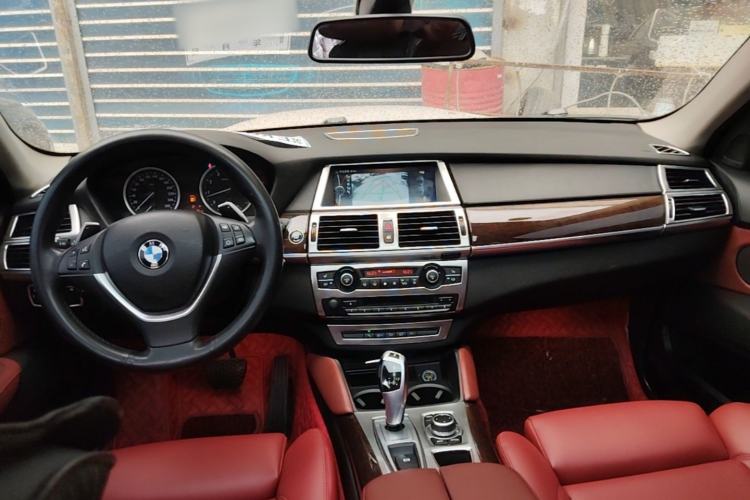 Used BMW X6  Center Console