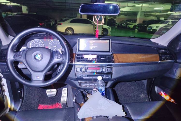 Used BMW X6  Center Console