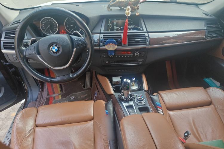 Used BMW X6 2014 xDrive35i Sport model Center Console