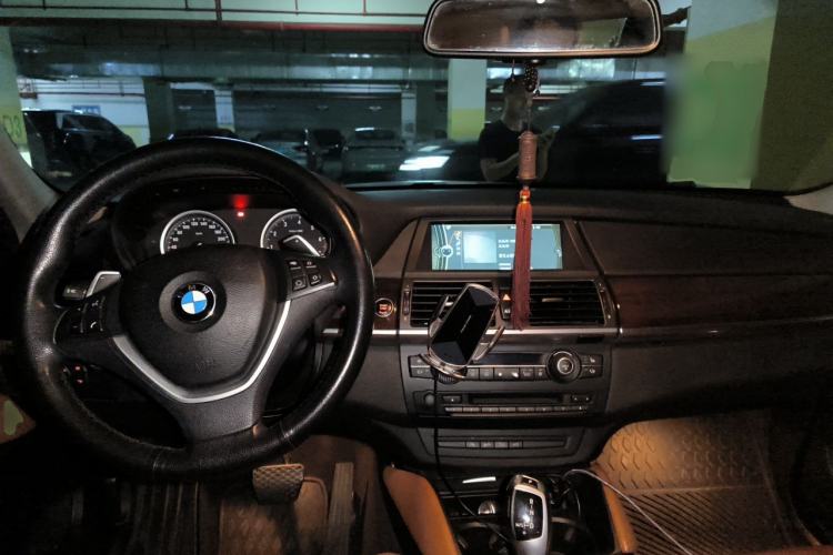 Used BMW X6 2014 xDrive35i Sport model Center Console