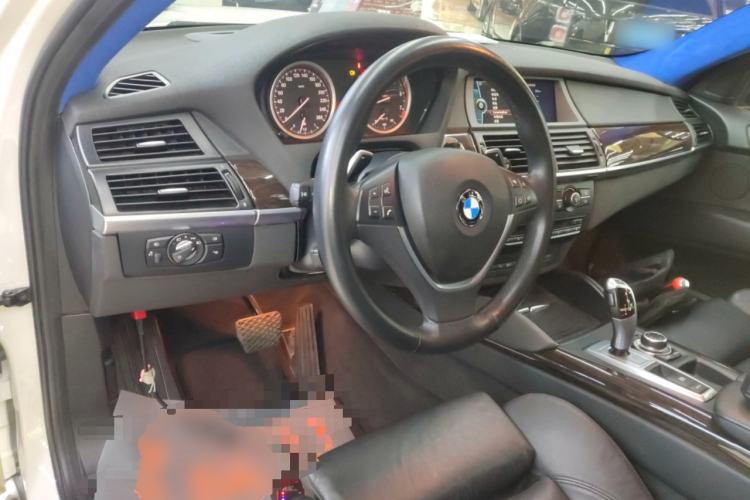 Used BMW X6 2014 xDrive35i Sport model Center Console