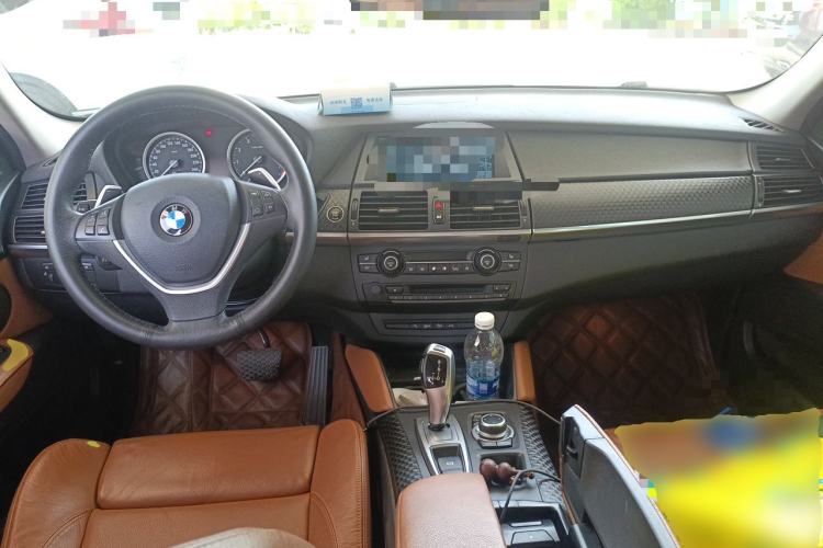 Used BMW X6  Center Console