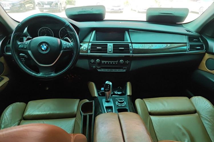 Used BMW X6 2014 xDrive35i Sport model Center Console