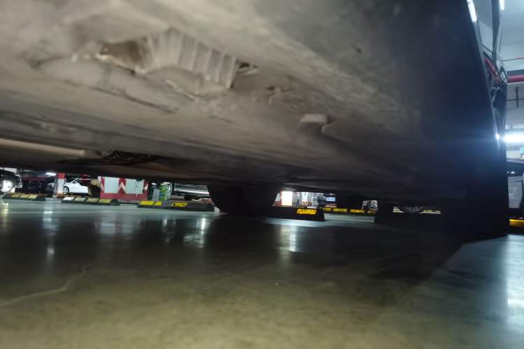 Used BMW X6  Chassis Front Left