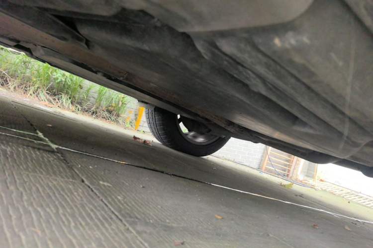 Used BMW X6 2014 xDrive35i Sport model Chassis Front Left