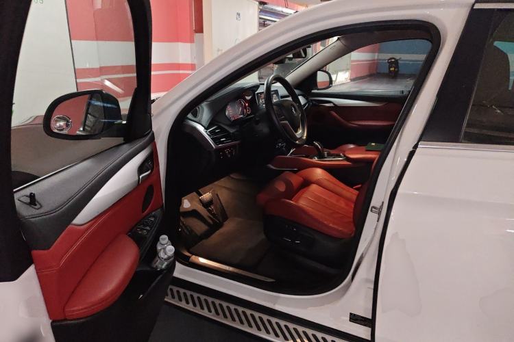 Used BMW X6  Driver Seat