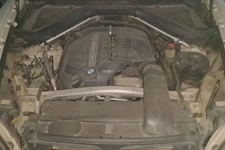 Used BMW X6 2014 xDrive35i Sport model Engine Bay