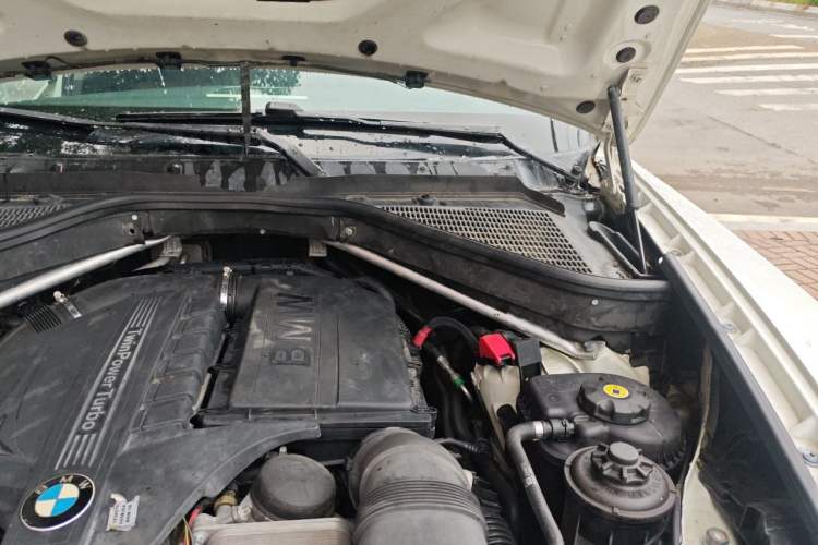 Used BMW X6 2014 xDrive35i Sport model Engine Bay Left