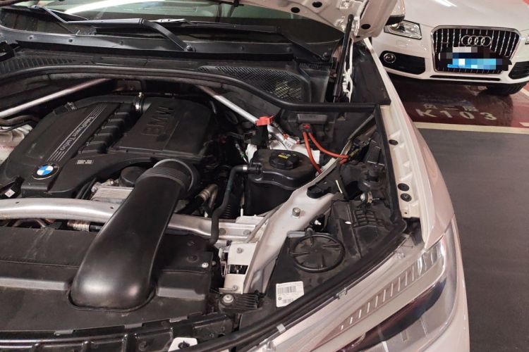 Used BMW X6  Engine Bay Left