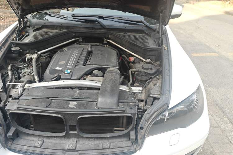 Used BMW X6 2014 xDrive35i Sport model Engine Bay Left