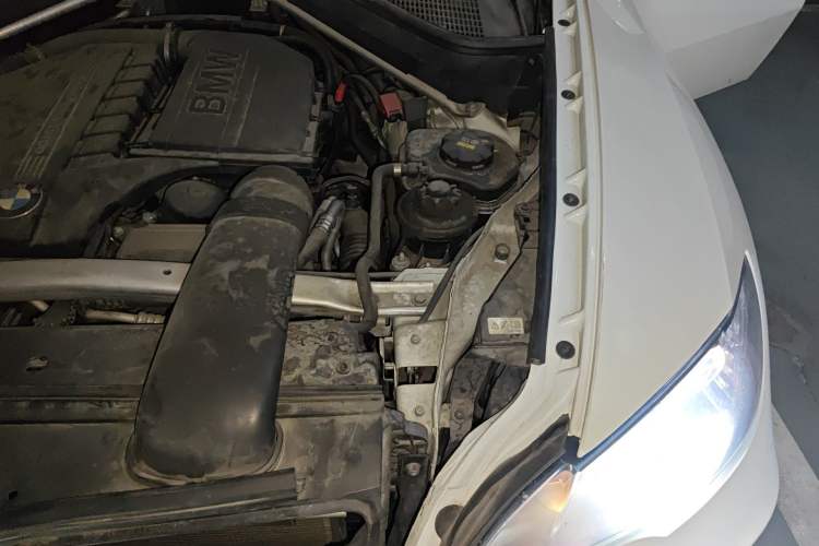 Used BMW X6 2014 xDrive35i Sport model Engine Bay Left