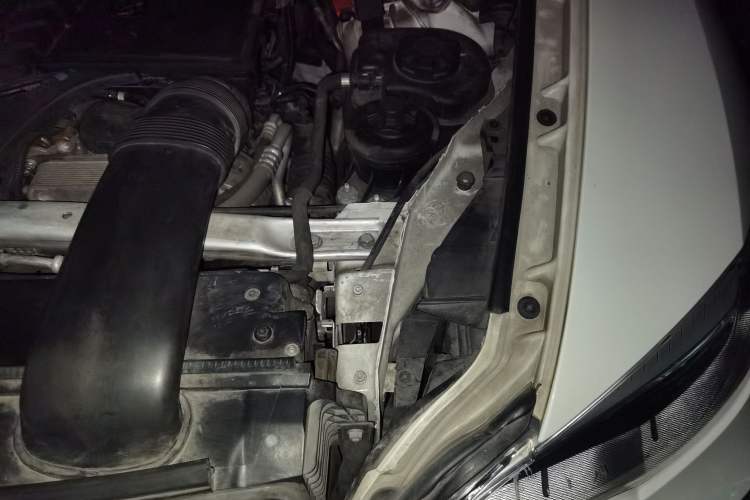 Used BMW X6  Engine Bay Left
