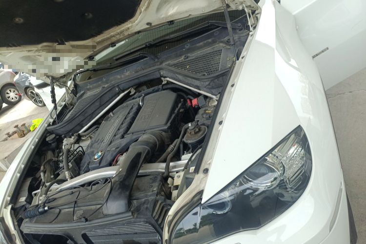 Used BMW X6  Engine Bay Left