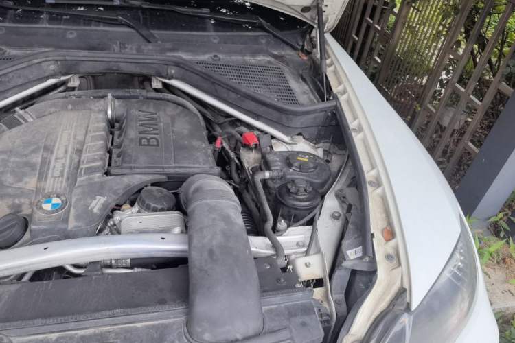 Used BMW X6 2014 xDrive35i Sport model Engine Bay Left