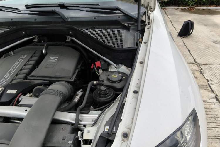 Used BMW X6 2014 xDrive35i Sport model Engine Bay Left