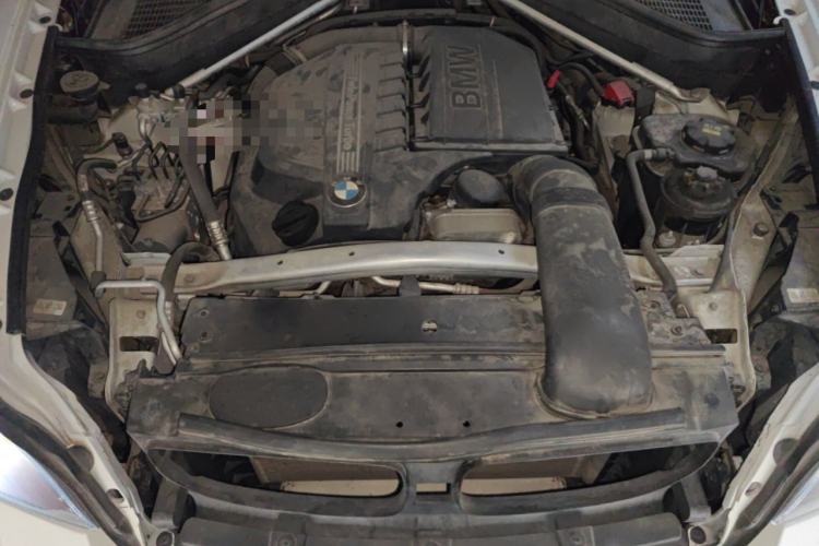 Used BMW X6 2014 xDrive35i Sport model Engine Bay