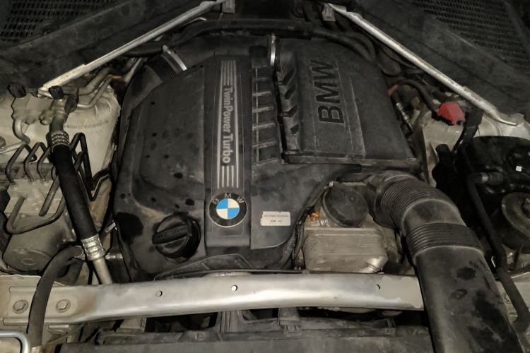 Used BMW X6 2014 xDrive35i Sport model Engine Bay
