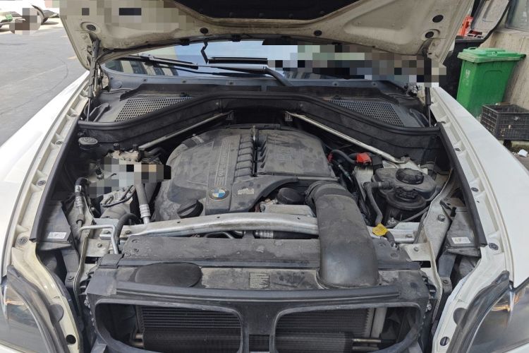 Used BMW X6 2014 xDrive35i Sport model Engine Bay