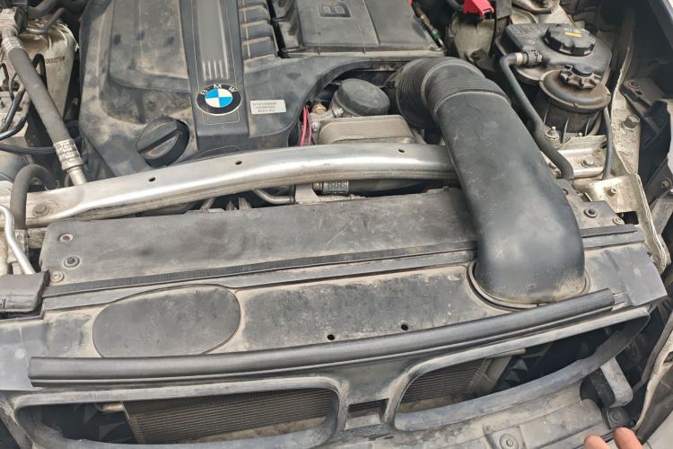 Used BMW X6 2014 xDrive35i Sport model Engine Bay