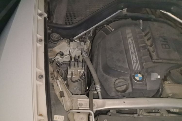 Used BMW X6 2014 xDrive35i Sport model Engine Bay Right