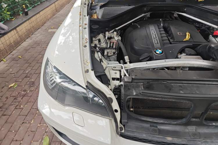 Used BMW X6  Engine Bay Right