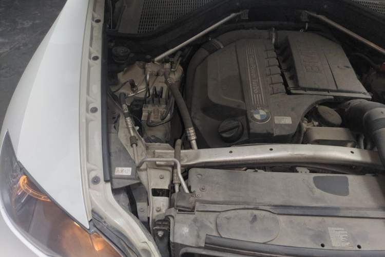Used BMW X6 2014 xDrive35i Sport model Engine Bay Right