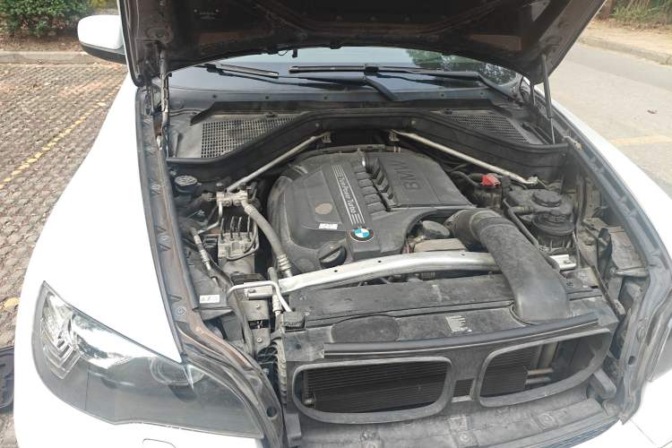 Used BMW X6 2014 xDrive35i Sport model Engine Bay Right