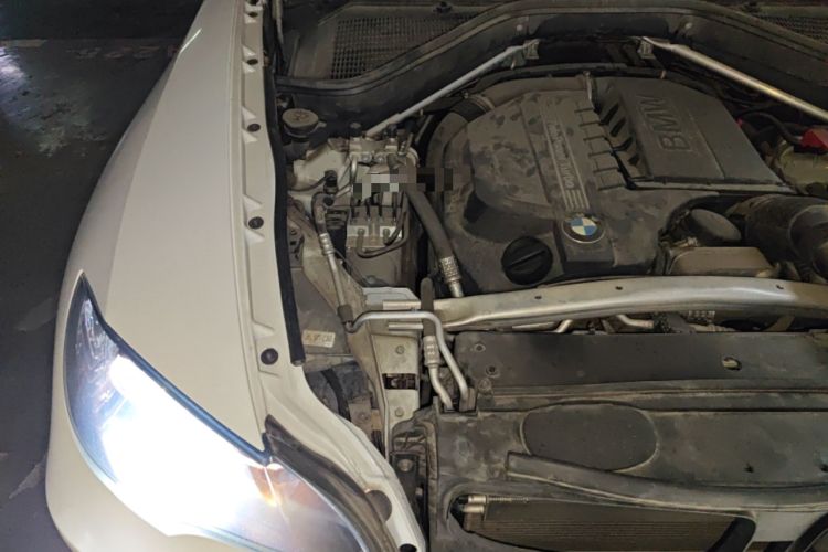 Used BMW X6 2014 xDrive35i Sport model Engine Bay Right