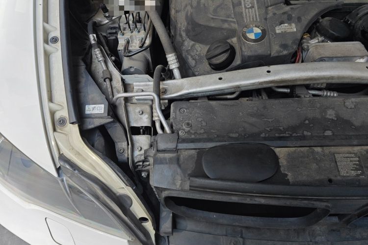 Used BMW X6 2014 xDrive35i Sport model Engine Bay Right
