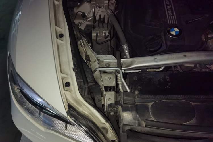 Used BMW X6  Engine Bay Right