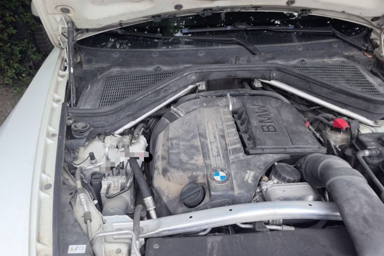 Used BMW X6 2014 xDrive35i Sport model Engine Bay Right