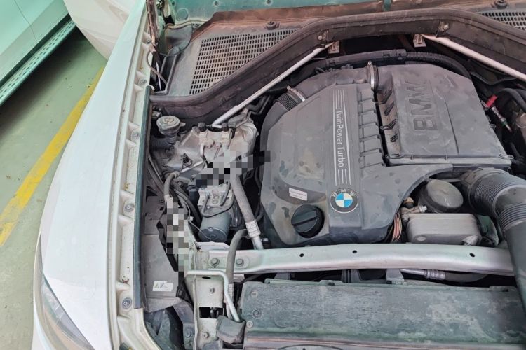 Used BMW X6 2014 xDrive35i Sport model Engine Bay Right