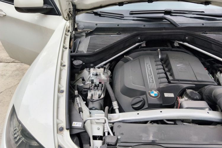 Used BMW X6 2014 xDrive35i Sport model Engine Bay Right