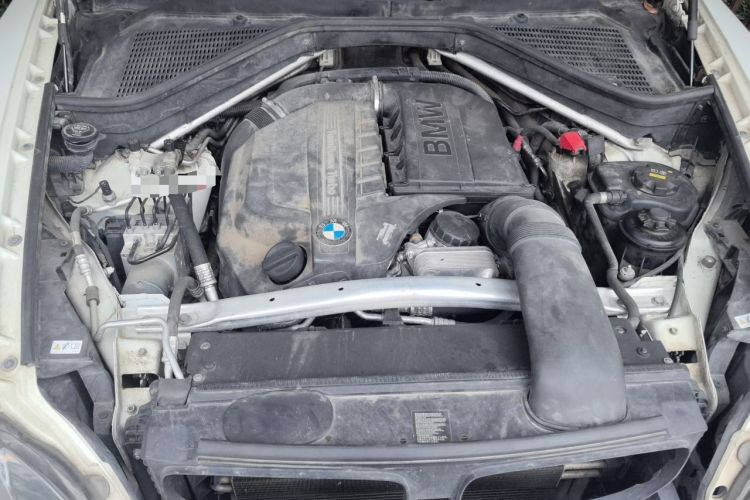 Used BMW X6 2014 xDrive35i Sport model Engine Bay