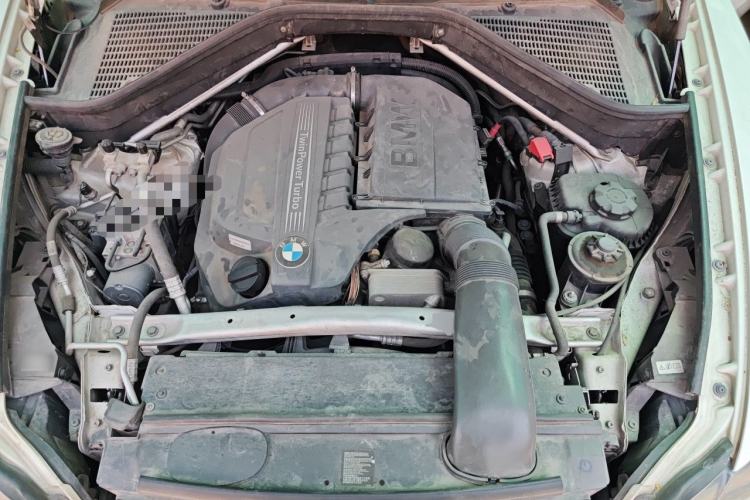 Used BMW X6 2014 xDrive35i Sport model Engine Bay