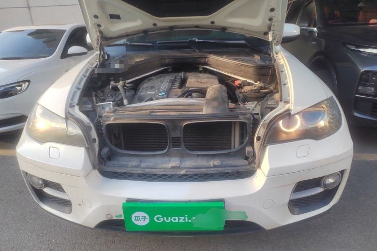 Used BMW X6 2014 xDrive35i Sport model Engine Bay