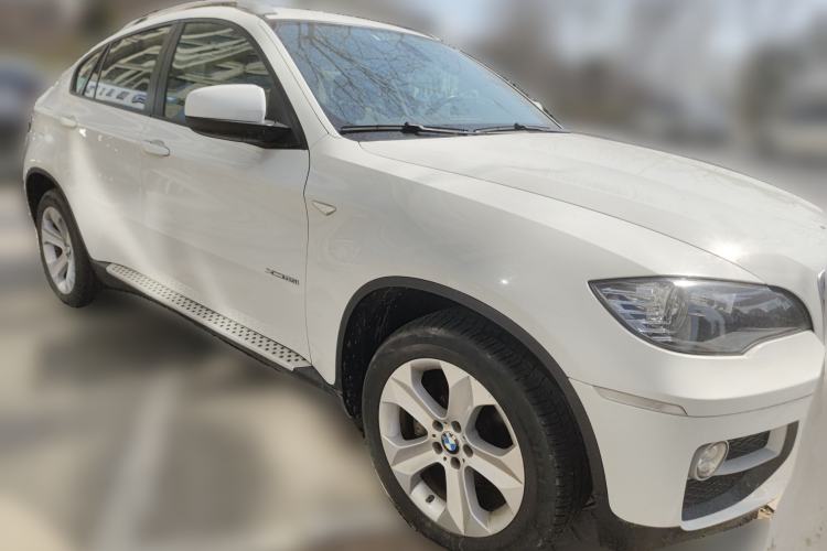 Used BMW X6 2014 xDrive35i U.S. specification Front Right 45 Deg