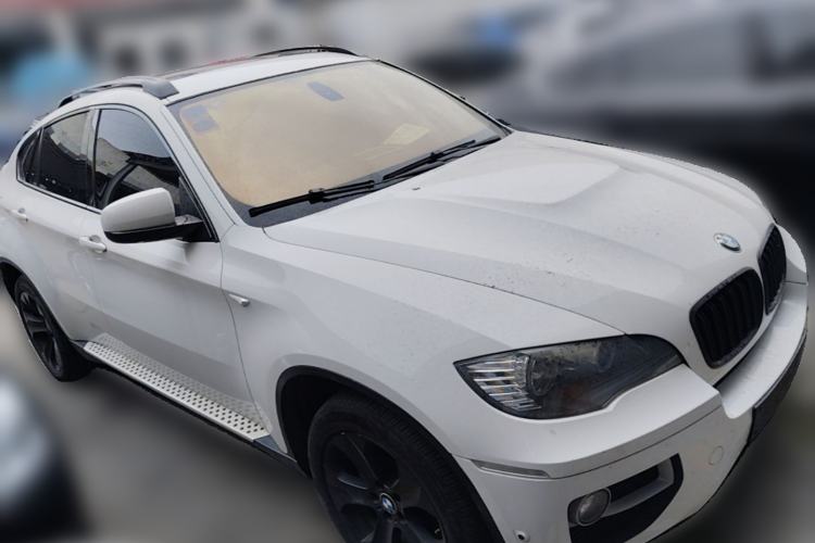 Used BMW X6  Front Right 45 Deg