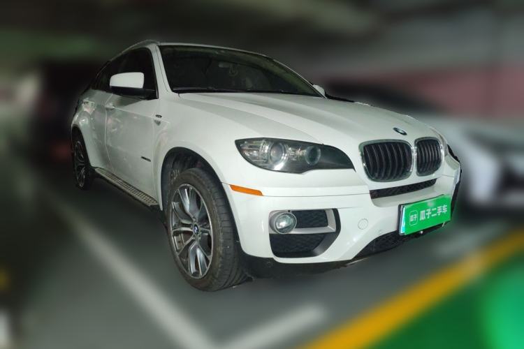 Used BMW X6  Front Right 45 Deg