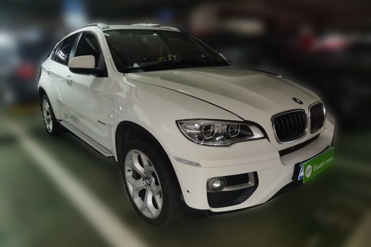 Used BMW X6  Front Right 45 Deg