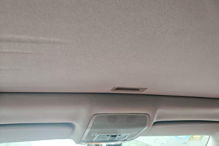 Used BMW X6 2014 xDrive35i Sport model Headliner