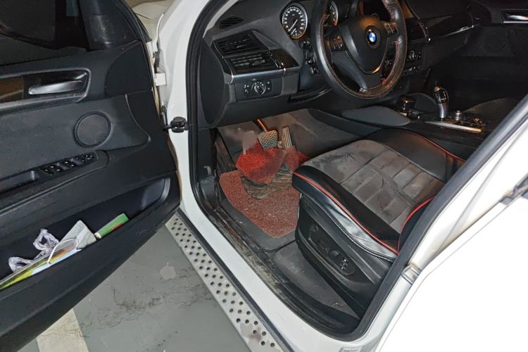 Used BMW X6 2014 xDrive35i Sport model Interior 3