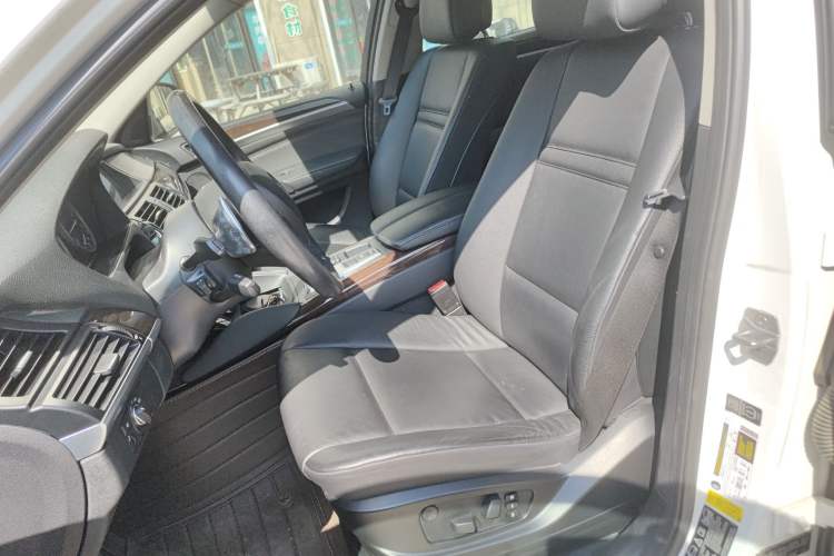 Used BMW X6 2014 xDrive35i U.S. specification Left Front Seat