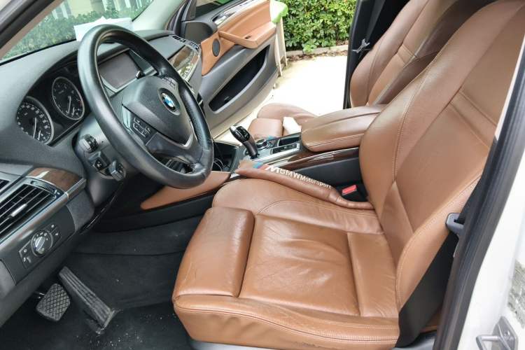Used BMW X6 2014 xDrive35i Sport model Left Front Seat