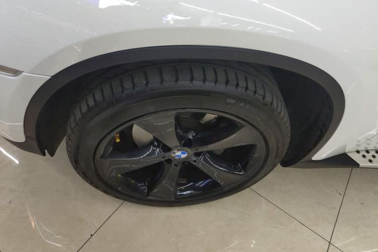 Used BMW X6 2014 xDrive35i Sport model Left Front Wheel Hub